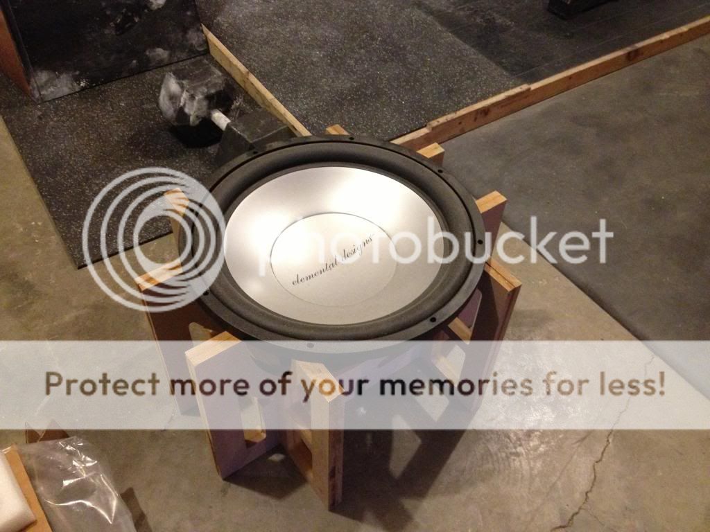 Is this 14.5 cubic foot subwoofer box adequately braced? Techtalk